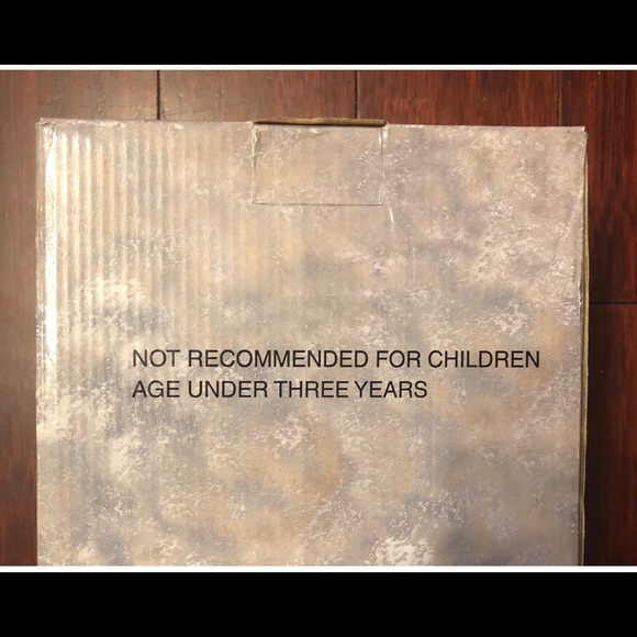 ERIN • TRADITIONS DOLL COLLECTION - Picture 10 of 11